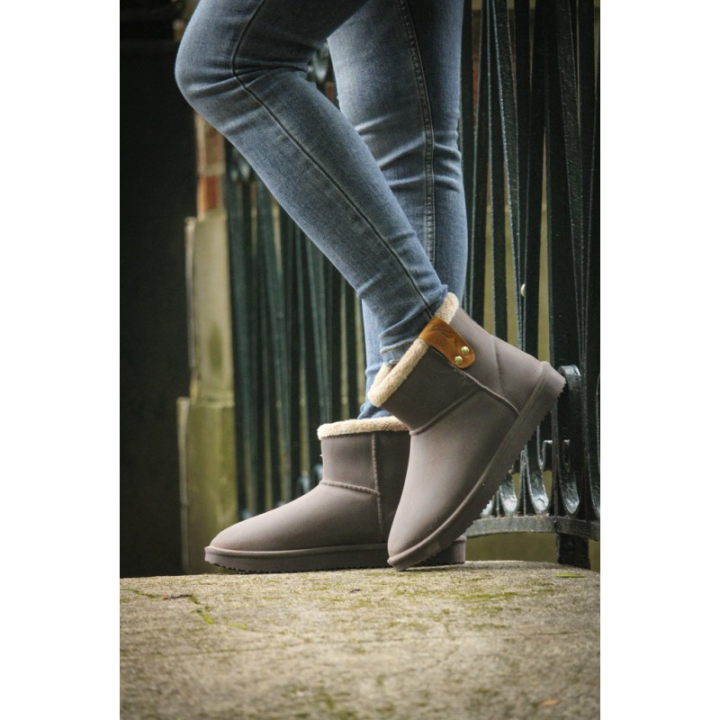 Boots penelope